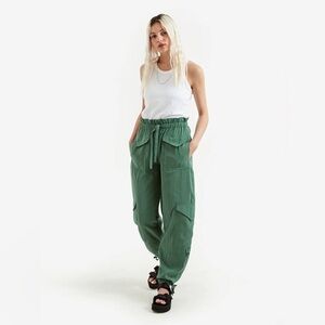 Ganni Paper Bag Waist Cargo Pants in Myrtle Size 38‎ US 6